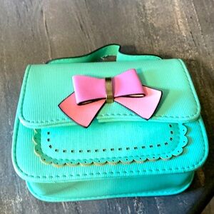 Gently loved mini purse, great condition, see pics & details